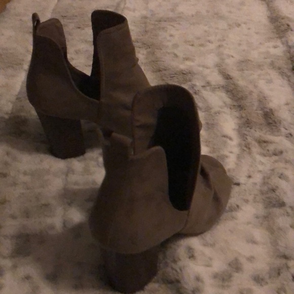 Open Toe Booties - Picture 4 of 7